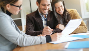 Canadian homeowners exploring mortgage renewal options.